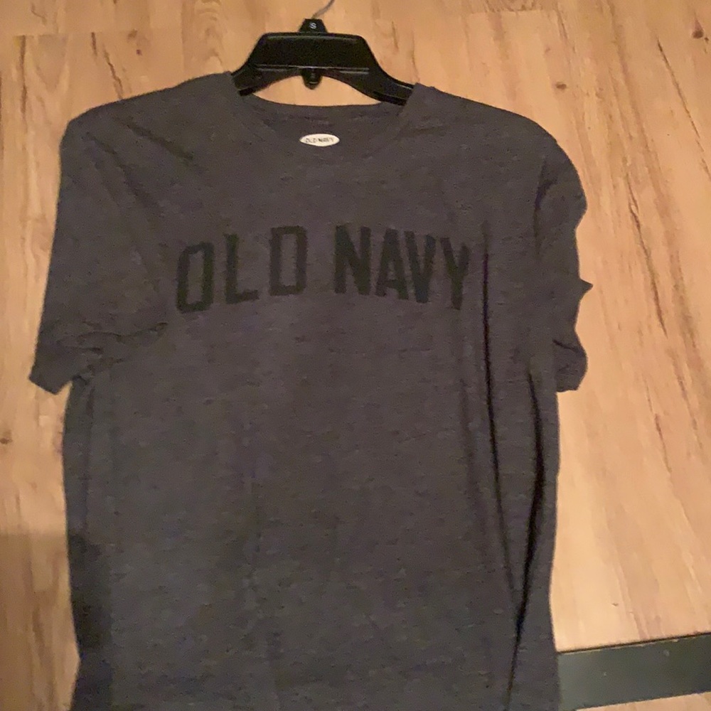 Old navy crew neck shirt